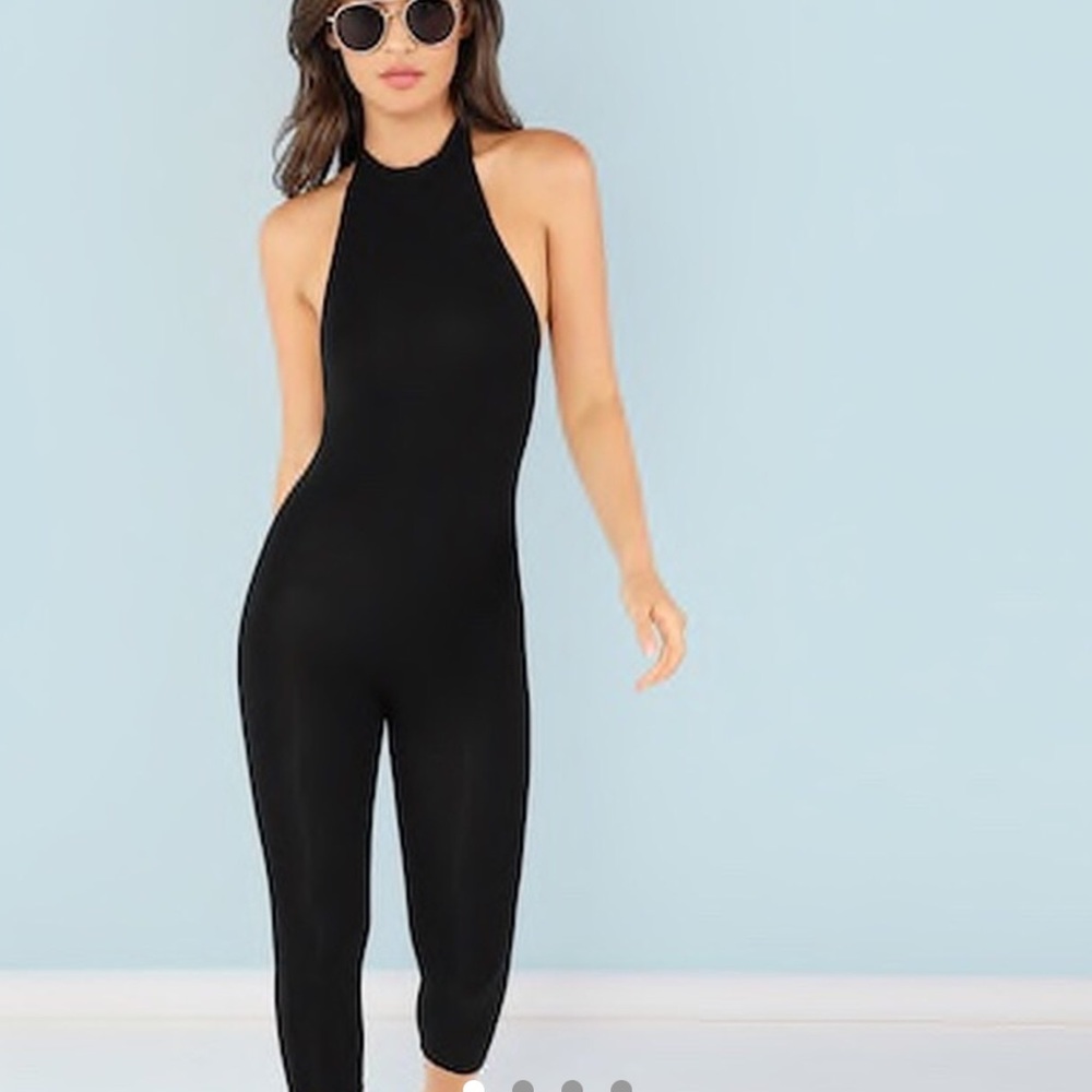 Fitted jumpsuit halter